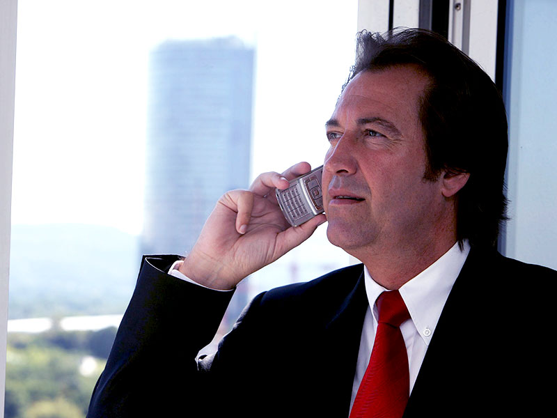 le métier de directeur commercial, vous en avez entendu parler et ne savez pas ce que c’est? Découvrez les missions, les qualités ainsi que les possibilités d’évolution liées à cette profession.
